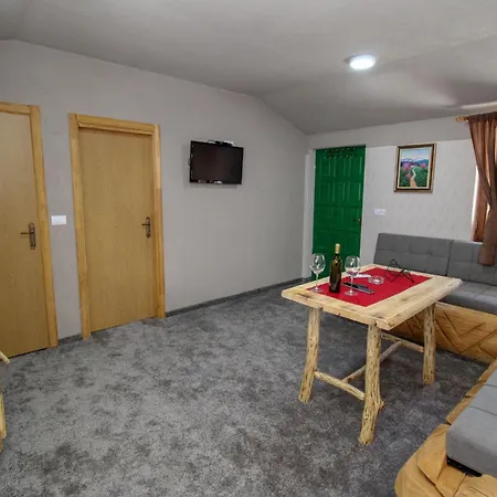 Ethno Village Dolina Mira דירה