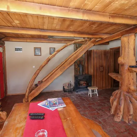 Ethno Village Dolina Mira דירה